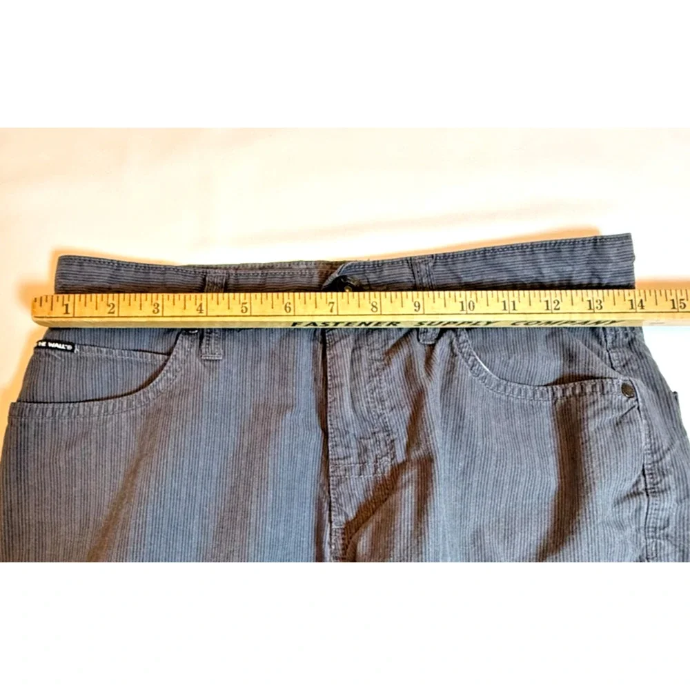 Vans Men’s Gray Shorts Size 28 Cotton Casual Skate Flat Front Pocket Casual